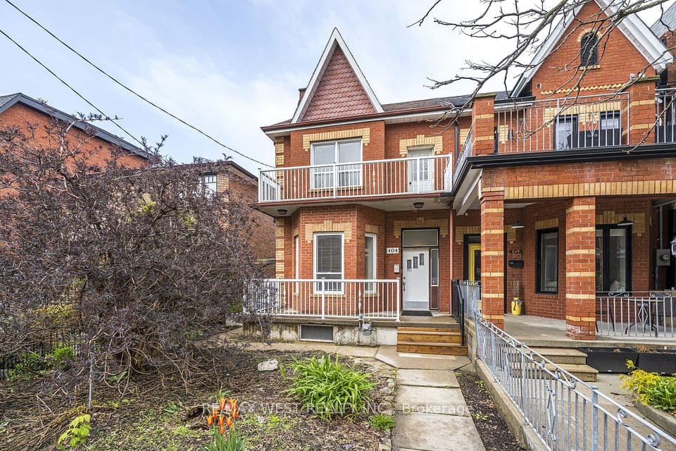 404 Manning Avenue, Toronto, ON M6G 2V7 – main photo