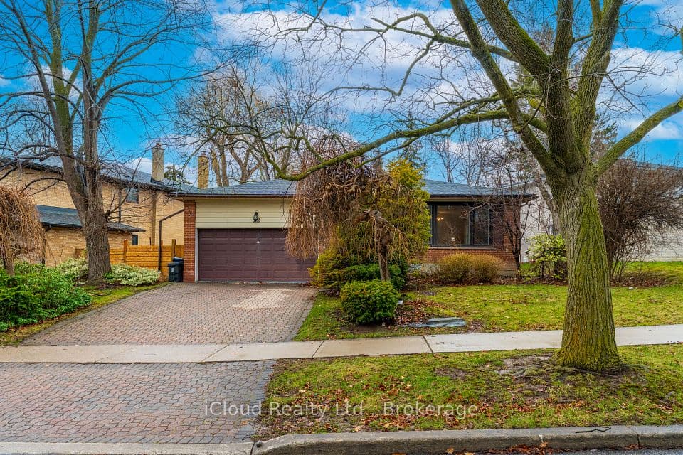 52 Montressor Drive, Toronto, ON M2P 1Z2 – main photo
