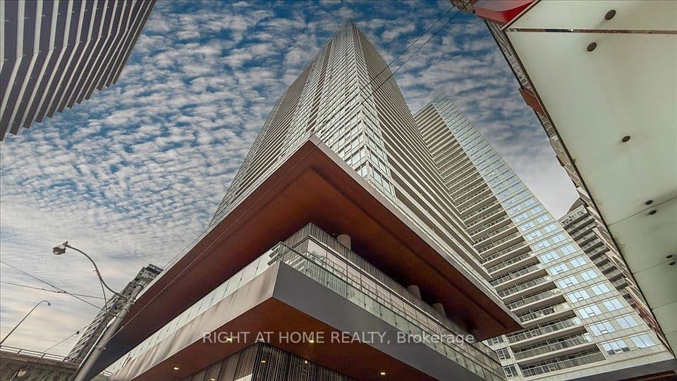19 Bathurst Street 3011, Toronto, ON M5V 0N2 – main photo