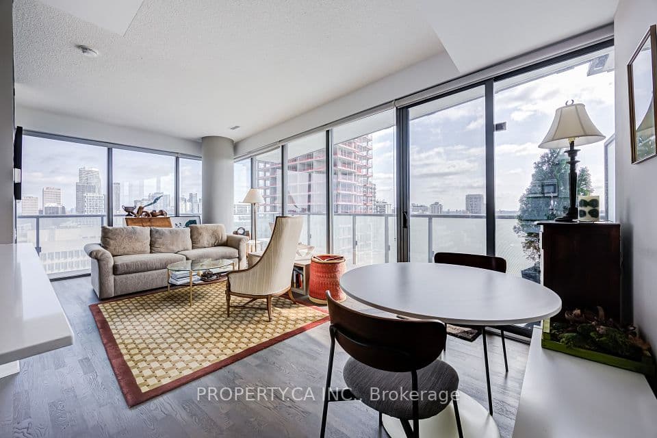1815 Yonge Street 1906, Toronto, ON M4T 2A4 – main photo
