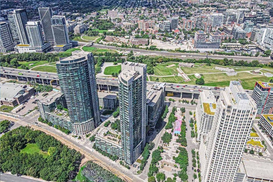 215 Fort York Boulevard 2601, Toronto, ON M5V 4A2 – main photo