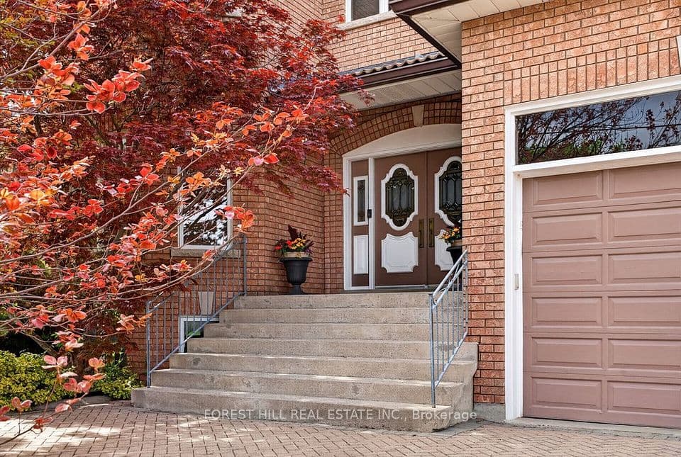 162 Codsell Avenue, Toronto, ON M3H 3W6 – photo 2