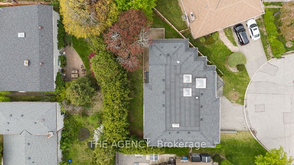 8 Frivick Court, Toronto, ON M2M 3P6 – photo 3