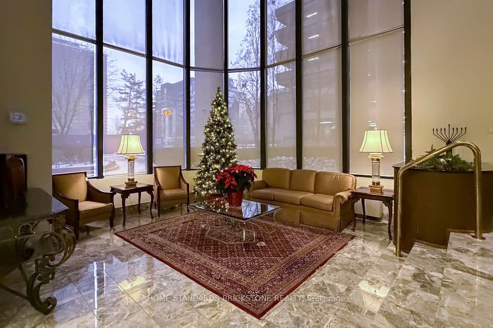 40 Rosehill Avenue 1001, Toronto, ON M4T 1G5 – photo 3