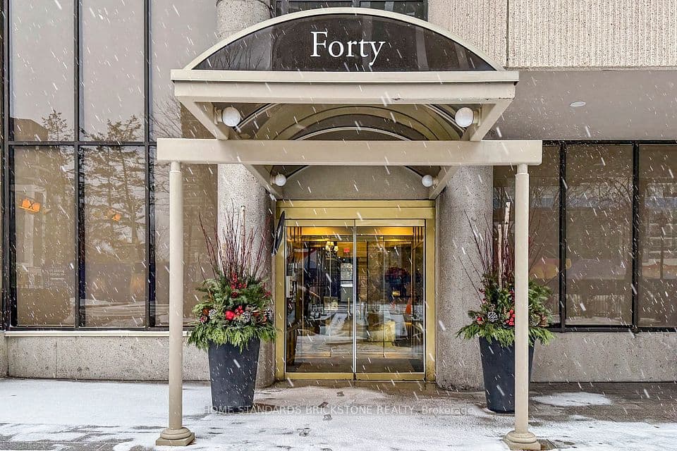 40 Rosehill Avenue 1001, Toronto, ON M4T 1G5 – main photo