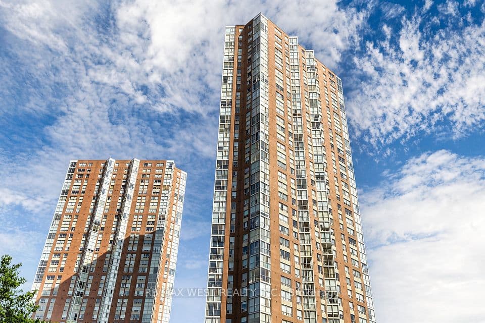 5 Concorde Place 1302, Toronto, ON M3C 3M8 – photo 2