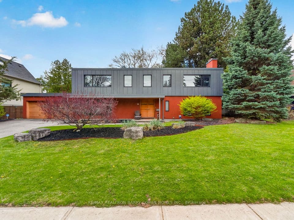 19 Saintfield Avenue, Toronto, ON M3C 2M4 – main photo