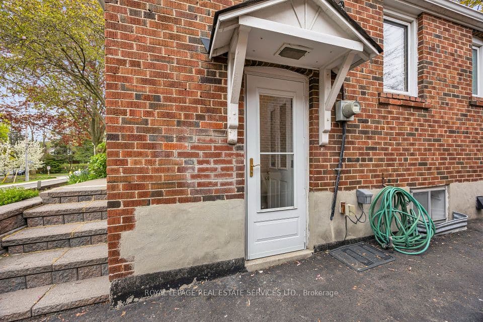 64 Nesbitt Drive, Toronto, ON M4W 2G3 – photo 3