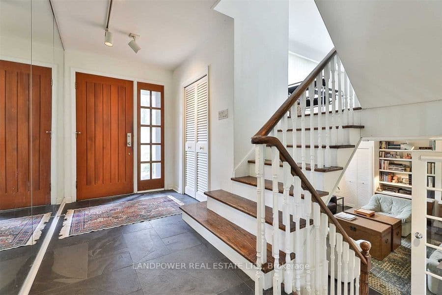 9 Alderdale Court, Toronto, ON M3B 2H8 – photo 2