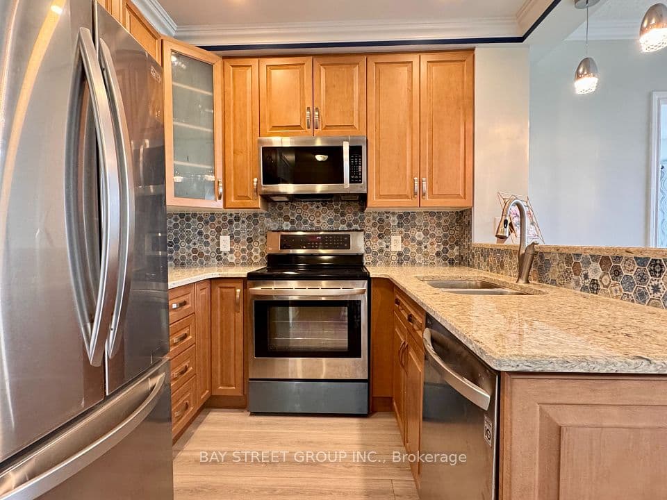 133 Wynford Drive 1008, Toronto, ON M3C 0J5 – photo 3
