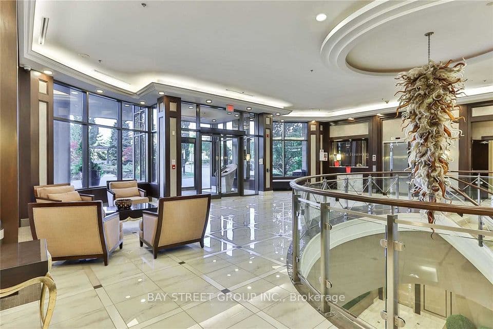 133 Wynford Drive 1008, Toronto, ON M3C 0J5 – main photo