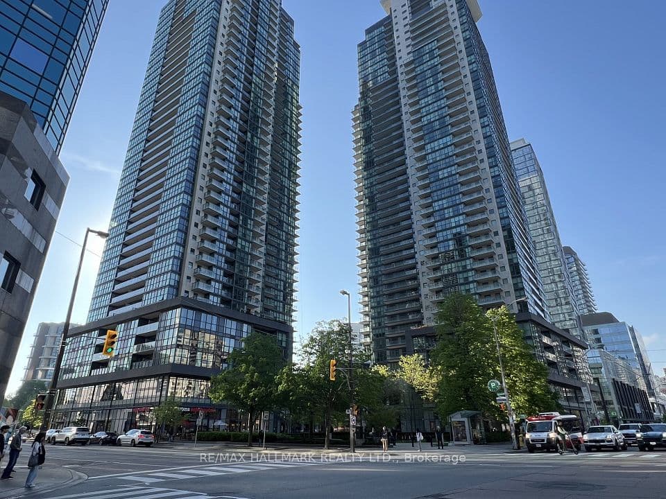 5162 Yonge Street 607, Toronto, ON M2N 0E9 – main photo