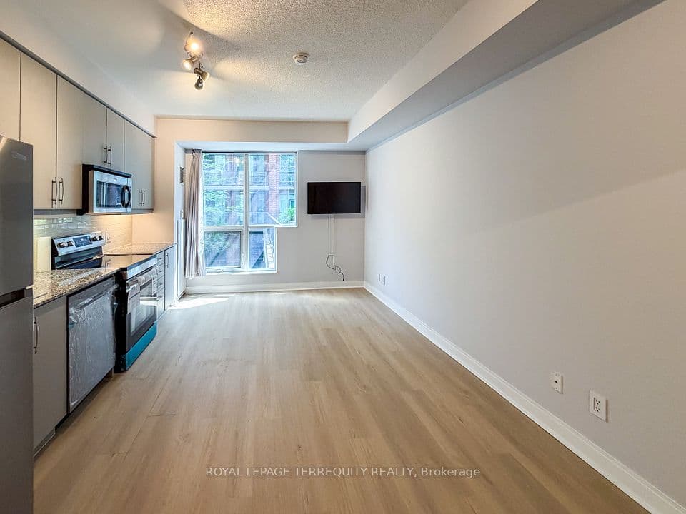 1 Scott Street 311, Toronto, ON M5E 1A1 – photo 2