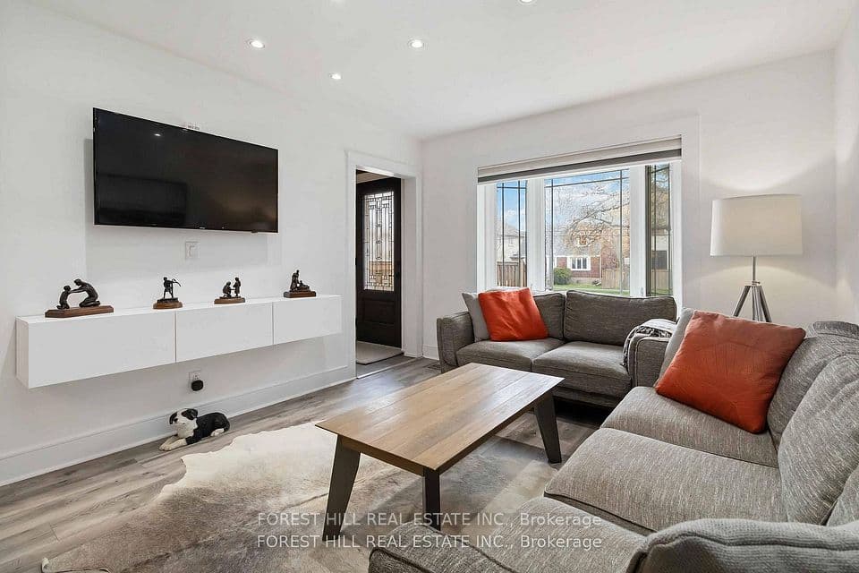 310 Senlac Road, Toronto, ON M2R 1R1 – photo 2