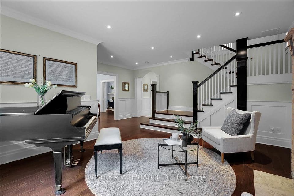 3 Shorncliffe Avenue, Toronto, ON M4V 1S9 – photo 3