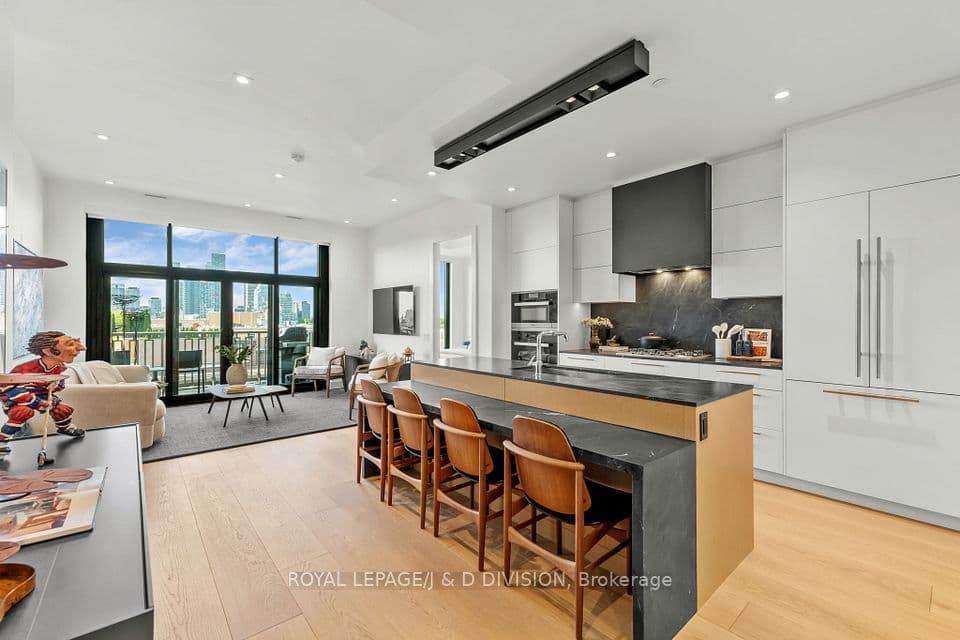 1 Strathgowan Avenue 710, Toronto, ON M4N 0B3 – main photo