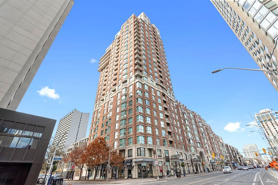 38 Avenue Road 304, Toronto, ON M5R 2G2 – main photo