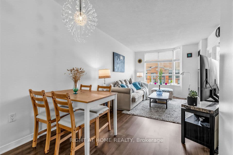 284 Bloor Street W 804, Toronto, ON M5S 3B8 – photo 2