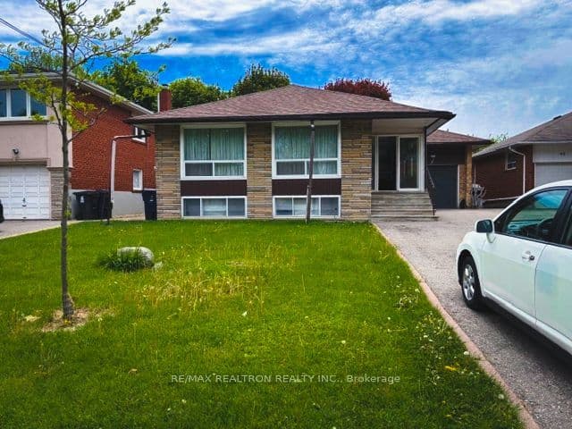 97 Overbrook Place, Toronto, ON M3H 4P5 – photo 2