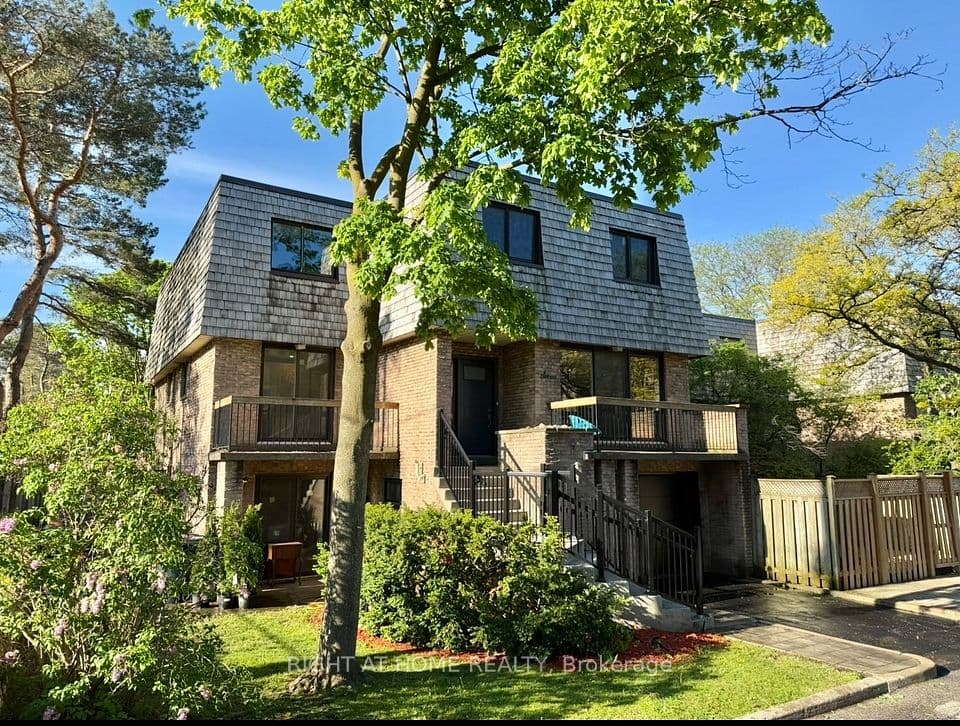 7 Vale Carse Way 24, Toronto, ON M2R 3H4 – main photo