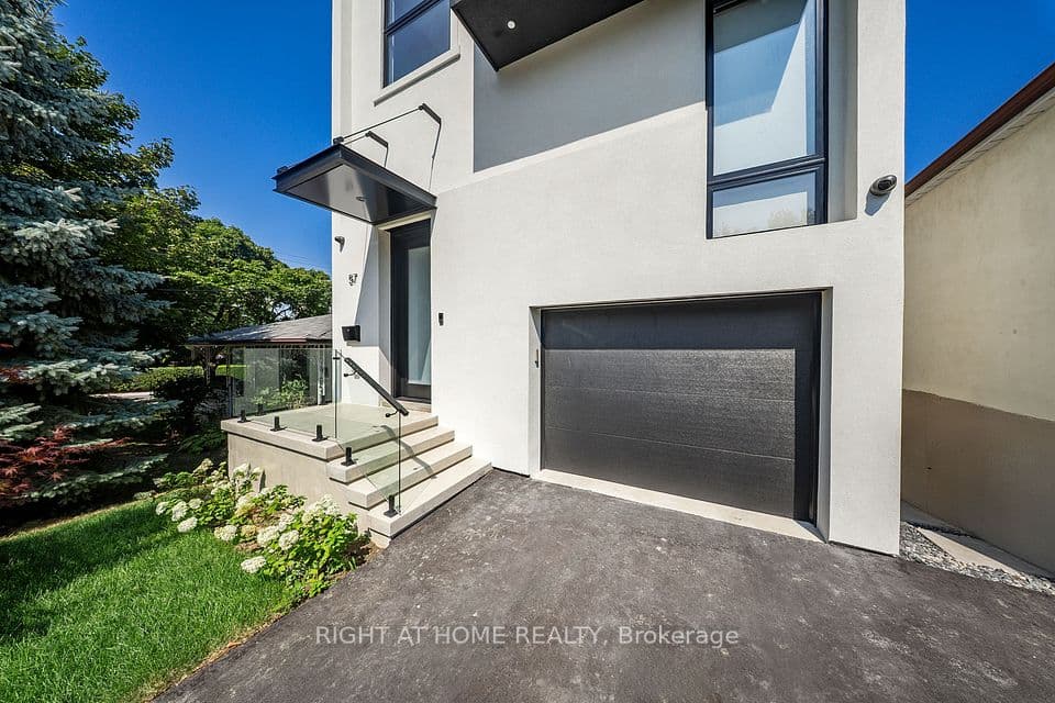 57 Alameda Avenue, Toronto, ON M6C 3W3 – photo 2