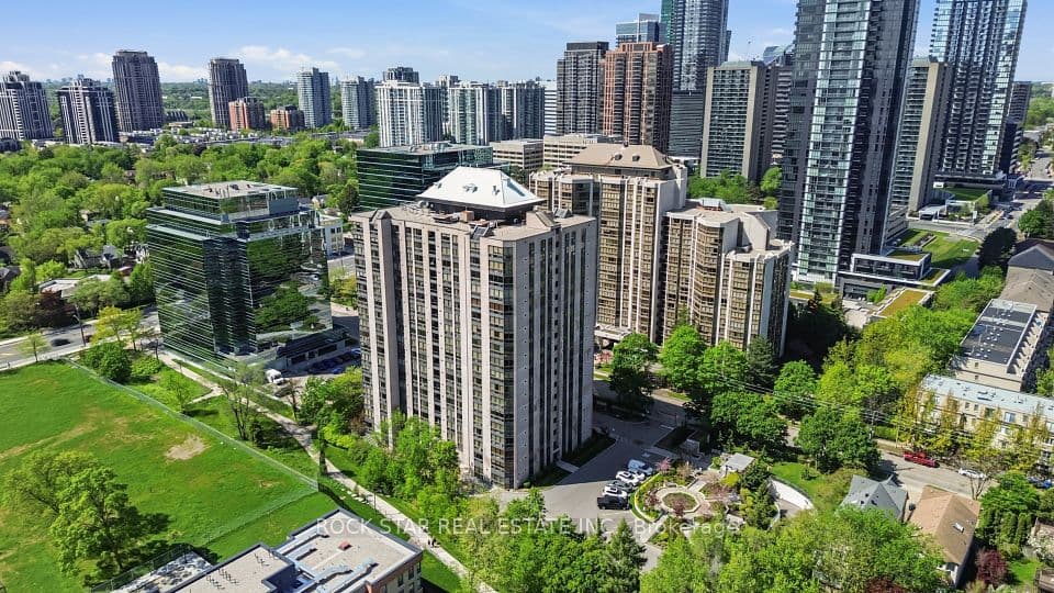 5 Kenneth Avenue 701, Toronto, ON M2N 6M7 – main photo