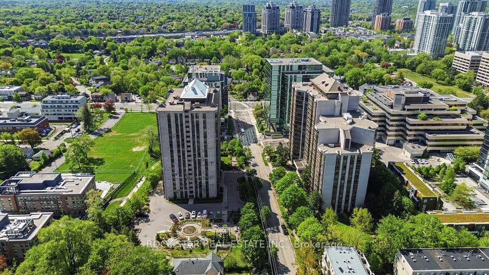 5 Kenneth Avenue 701, Toronto, ON M2N 6M7 – photo 3
