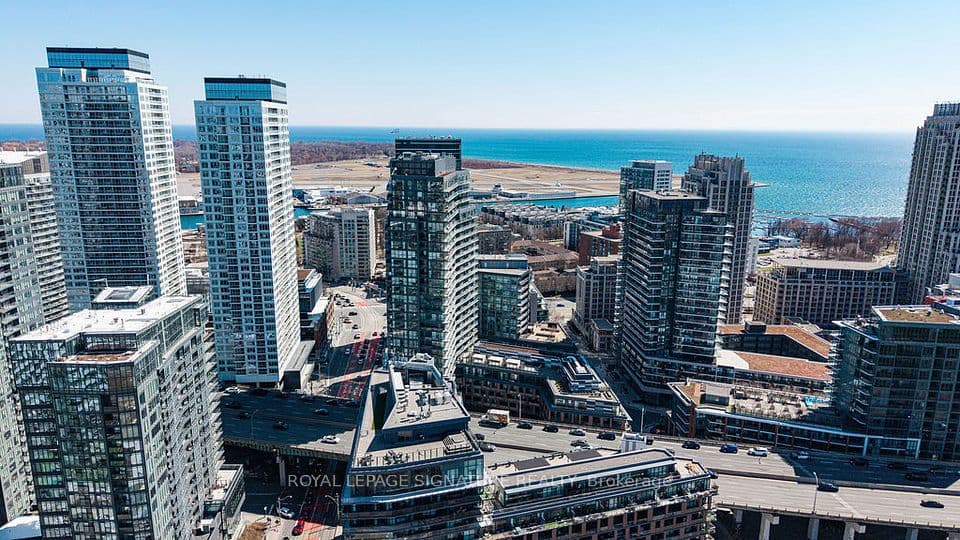 20 Bruyeres Mews 501, Toronto, ON M5V 0G8 – photo 3