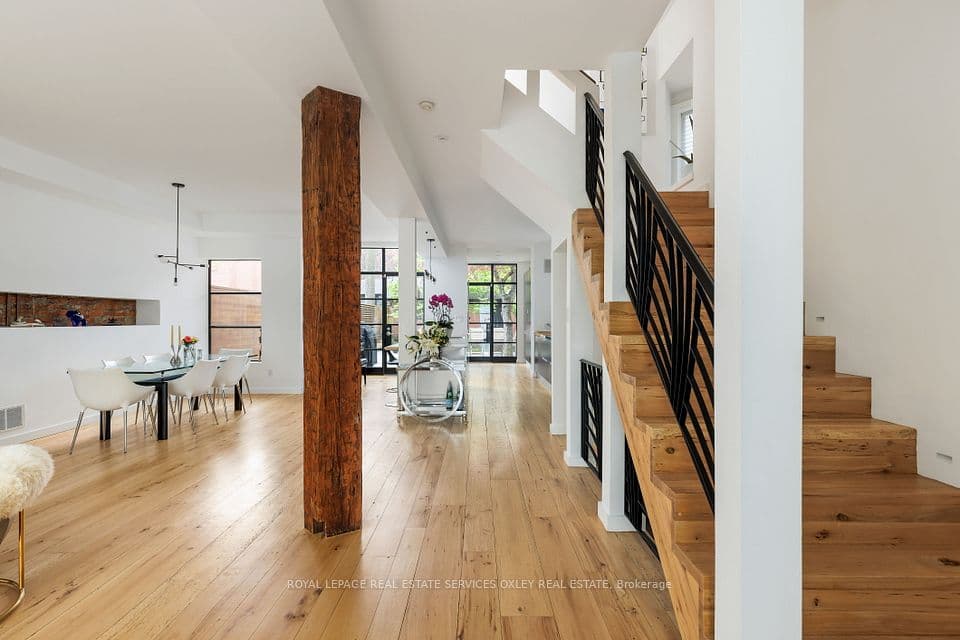 28 Roxborough Street W, Toronto, ON M5R 1T8 – photo 2