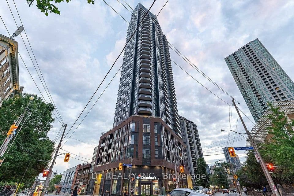 159 Wellesley Street E 1308, Toronto, ON M4Y 0H5 – main photo