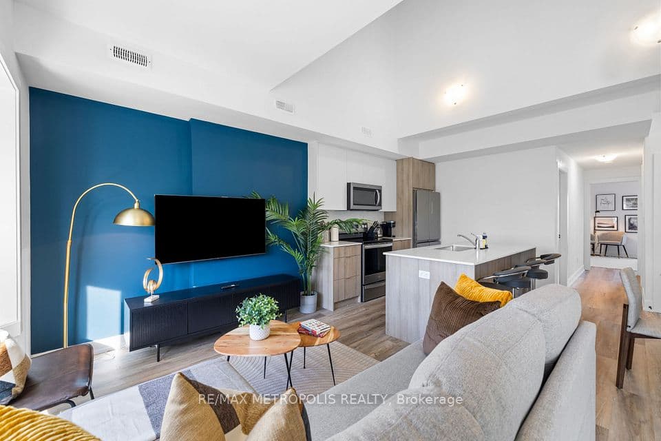 447 Lansdowne Avenue, Toronto, ON M6H 3Y2 – photo 3
