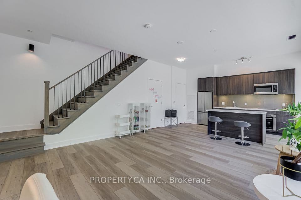 2 Teagarden Court N 102, Toronto, ON M2N 0L6 – photo 2