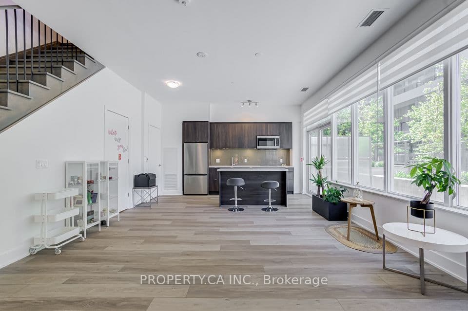 2 Teagarden Court N 102, Toronto, ON M2N 0L6 – main photo