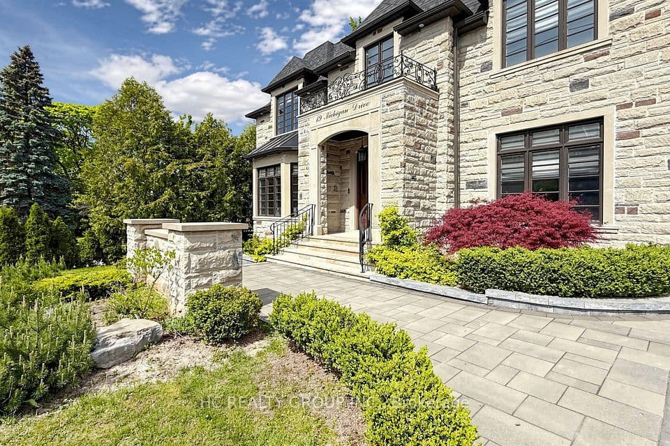 19 Michigan Drive, Toronto, ON M2M 3H9 – photo 2