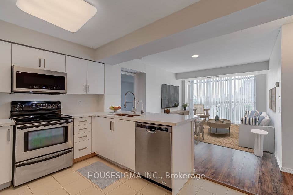28 Harrison Garden Boulevard 901, Toronto, ON M2N 7B5 – photo 2