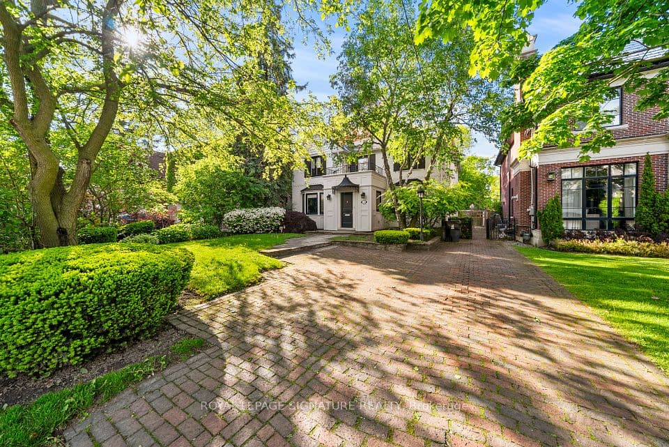 230 Strathallan Wood, Toronto, ON M5N 1T4 – photo 2