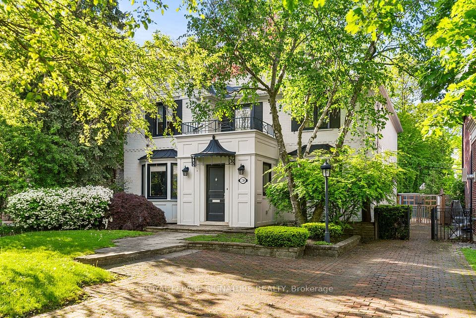 230 Strathallan Wood, Toronto, ON M5N 1T4 – main photo