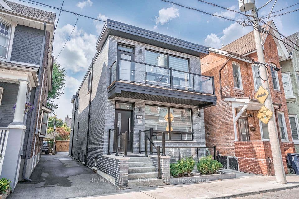 268 Sterling Road, Toronto, ON M6R 2B9 – main photo