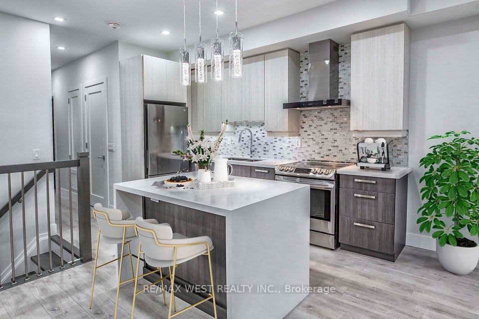 268 Sterling Road, Toronto, ON M6R 2B9 – photo 3