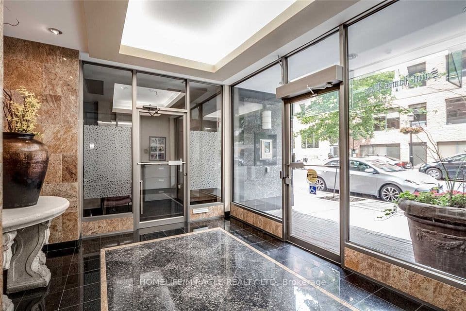 95 Lombard Street 605, Toronto, ON M5C 2V3 – photo 2
