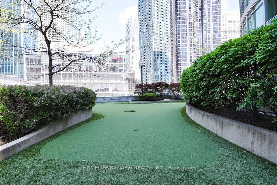 18 Yonge Street 915, Toronto, ON M5E 1Z8 – photo 3