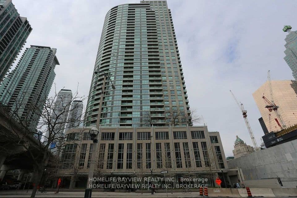 18 Yonge Street 915, Toronto, ON M5E 1Z8 – main photo