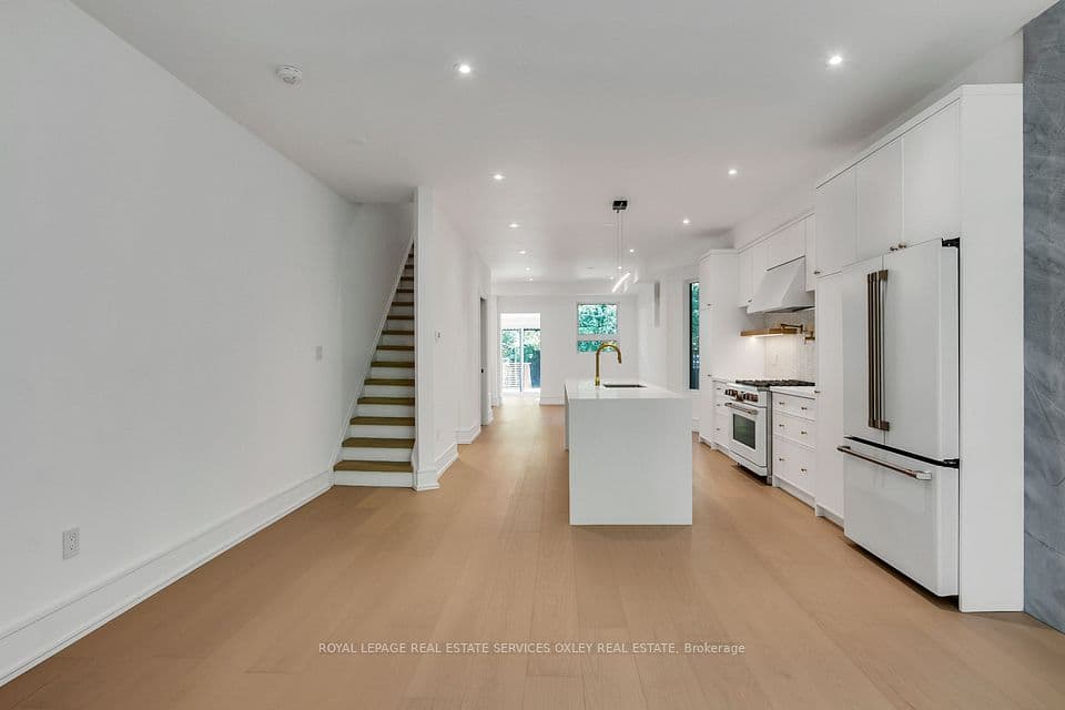 195 Albany Avenue, Toronto, ON M5R 3C7 – photo 3