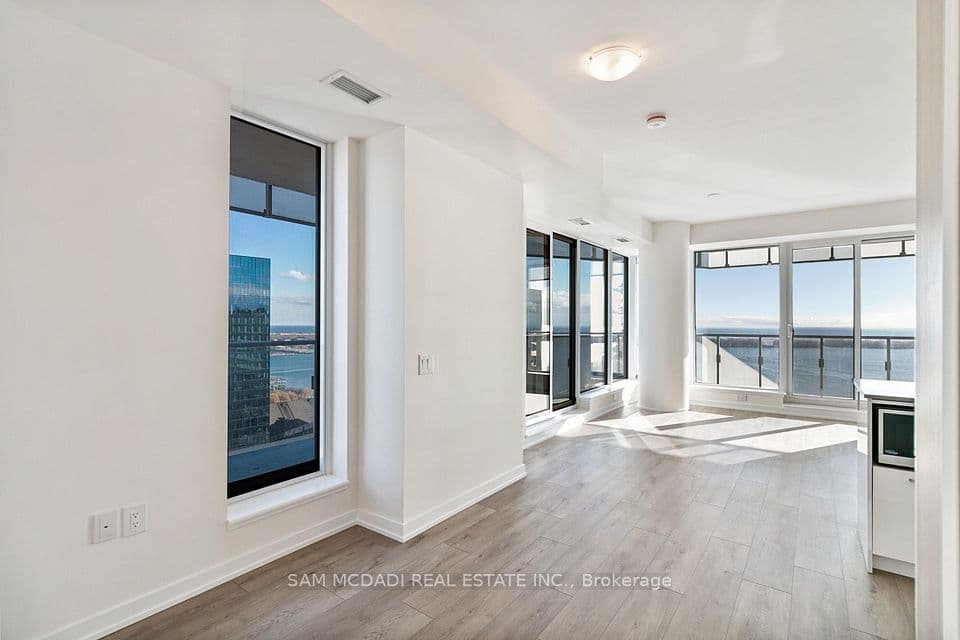 28 Freeland Street 2809, Toronto, ON M5E 0E3 – photo 2