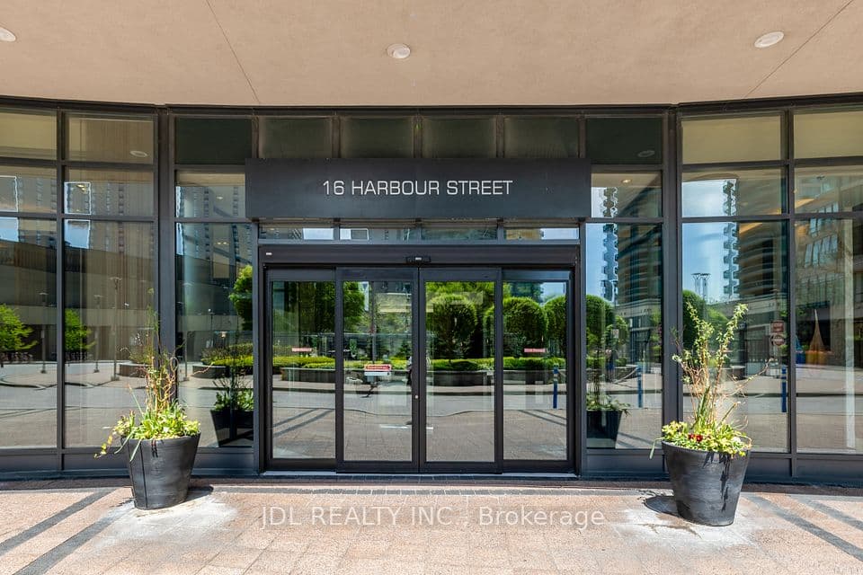 16 Harbour Street 4006, Toronto, ON M5J 2Z7 – photo 3