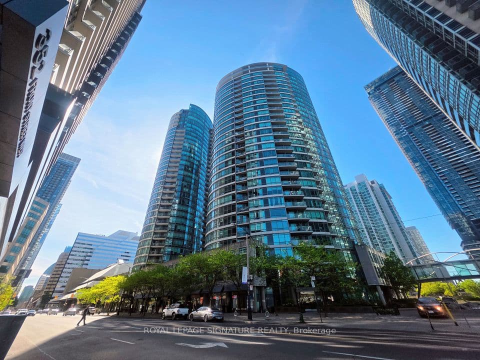 373 Front Street W 1703, Toronto, ON M5V 3R7 – main photo