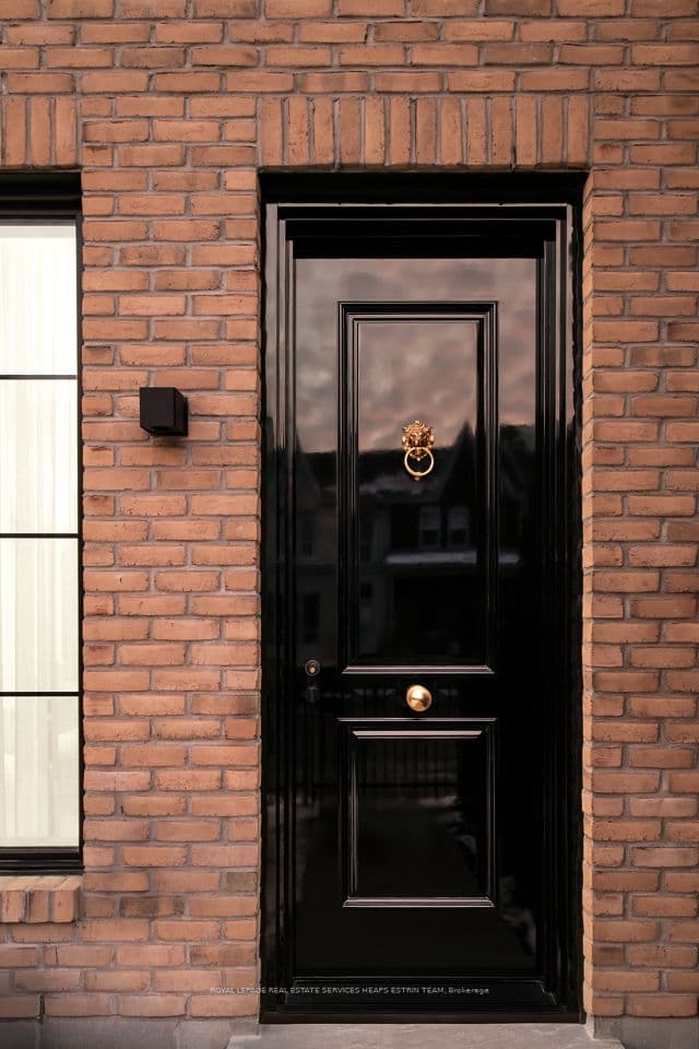 23 Lippincott Street, Toronto, ON M5T 2R4 – photo 2