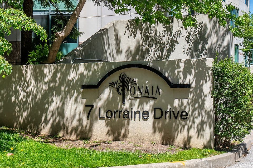 7 Lorraine Drive 210, Toronto, ON M2N 7H2 – photo 3
