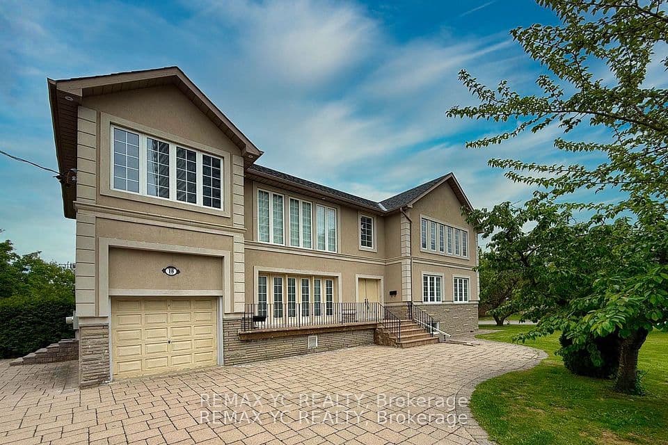 18 Mullet Road, Toronto, ON M2M 2A6 – main photo
