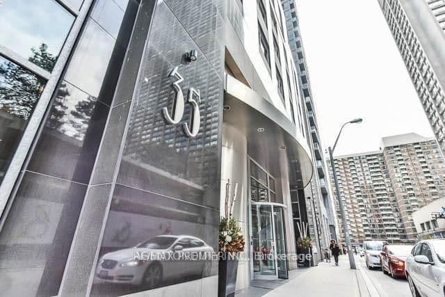 35 Balmuto Street 1009, Toronto, ON M4Y 0A3 – main photo